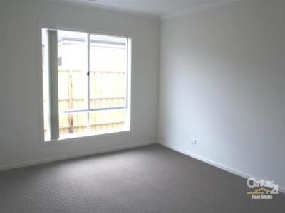 7 Snowy Drive, Lynbrook