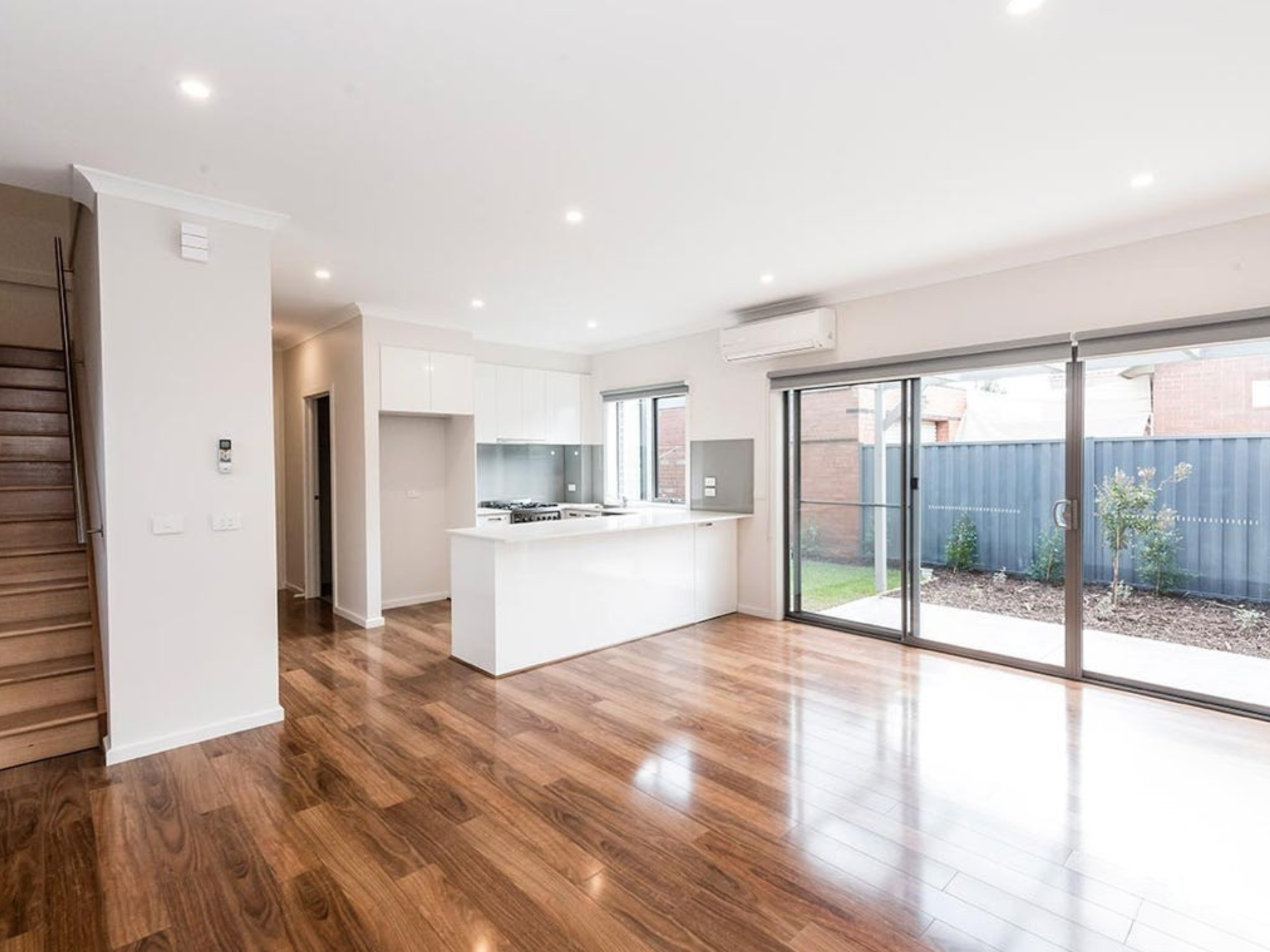 2 / 139 Chambers Road, Altona North