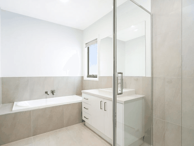 25 Win-Malee Street, Hadfield
