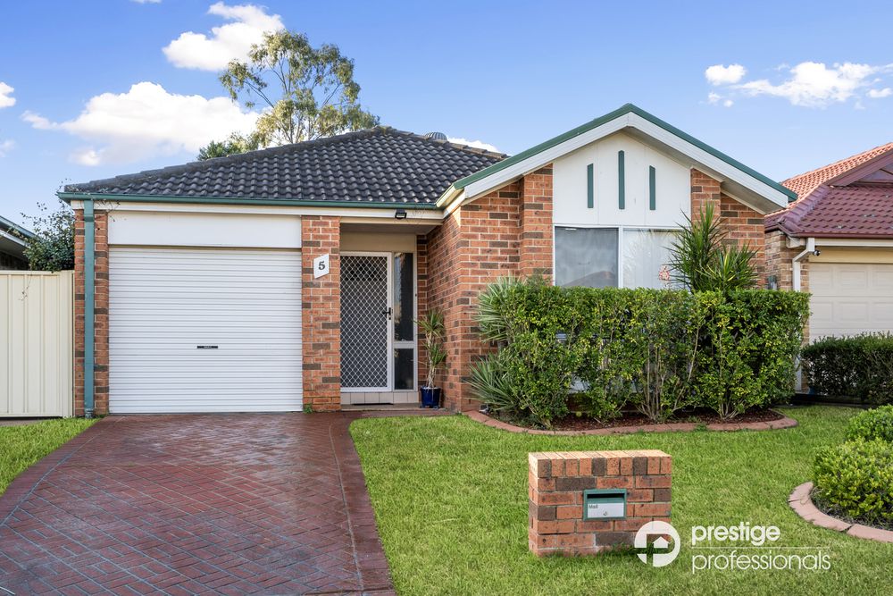 5 Glenelg Court, Wattle Grove