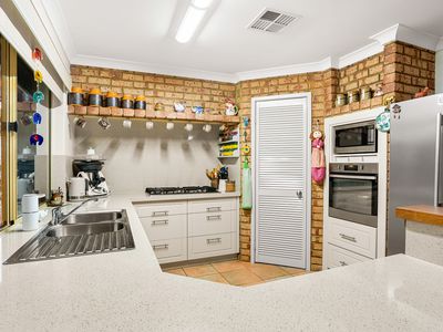 19 Conway Loop, Waikiki