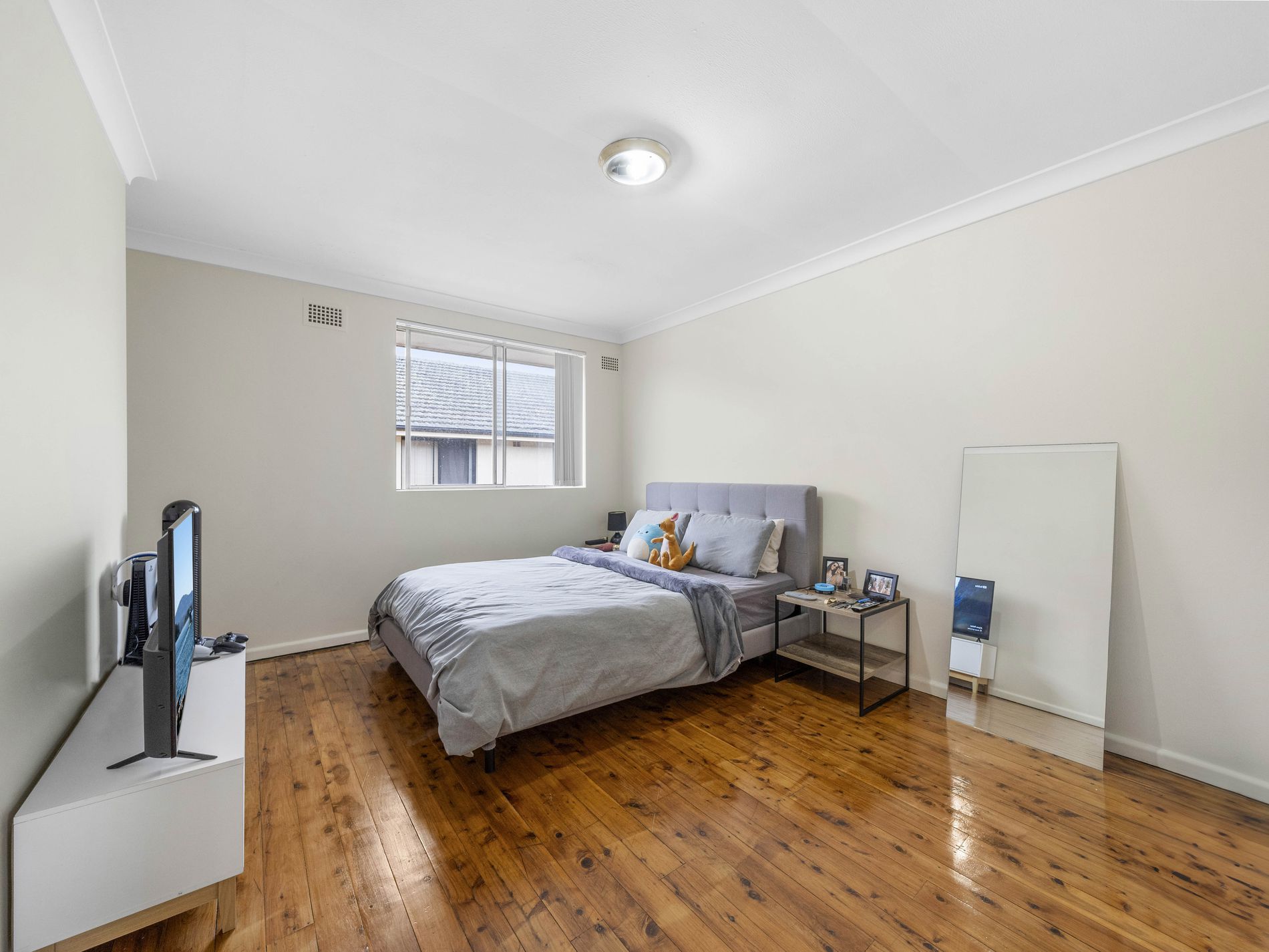 16 Renown Avenue, Wiley Park