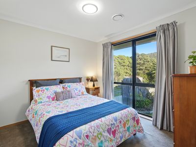 2140 Channel Highway, Snug