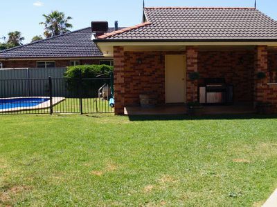 20 St Albans Way, Dubbo