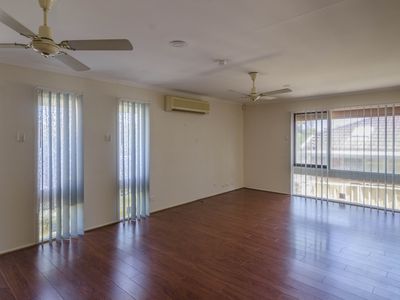 10 Dickens Road, Ambarvale