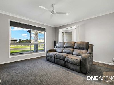 27 Senorita Parade, Urangan