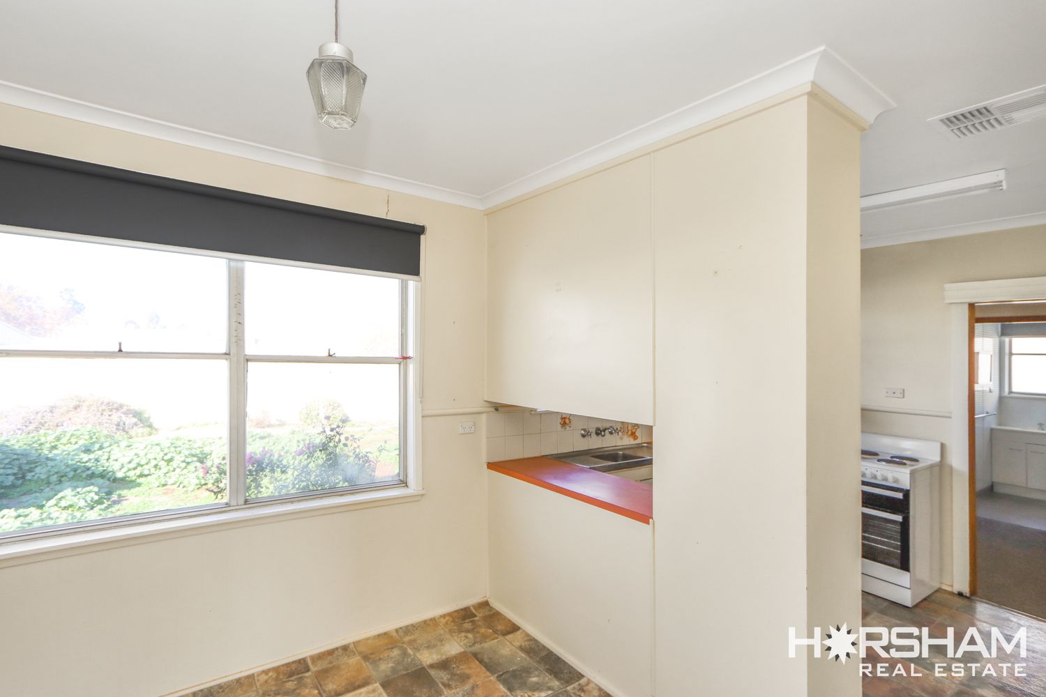 8 Knight Place, Horsham
