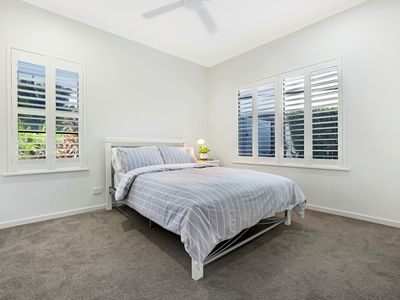 32 Iridescent Drive, Trinity Park