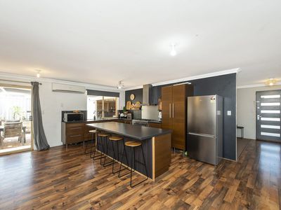 35 Templetonia Promenade, Halls Head