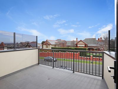 2 / 18 Rothwell Street, Ascot Vale