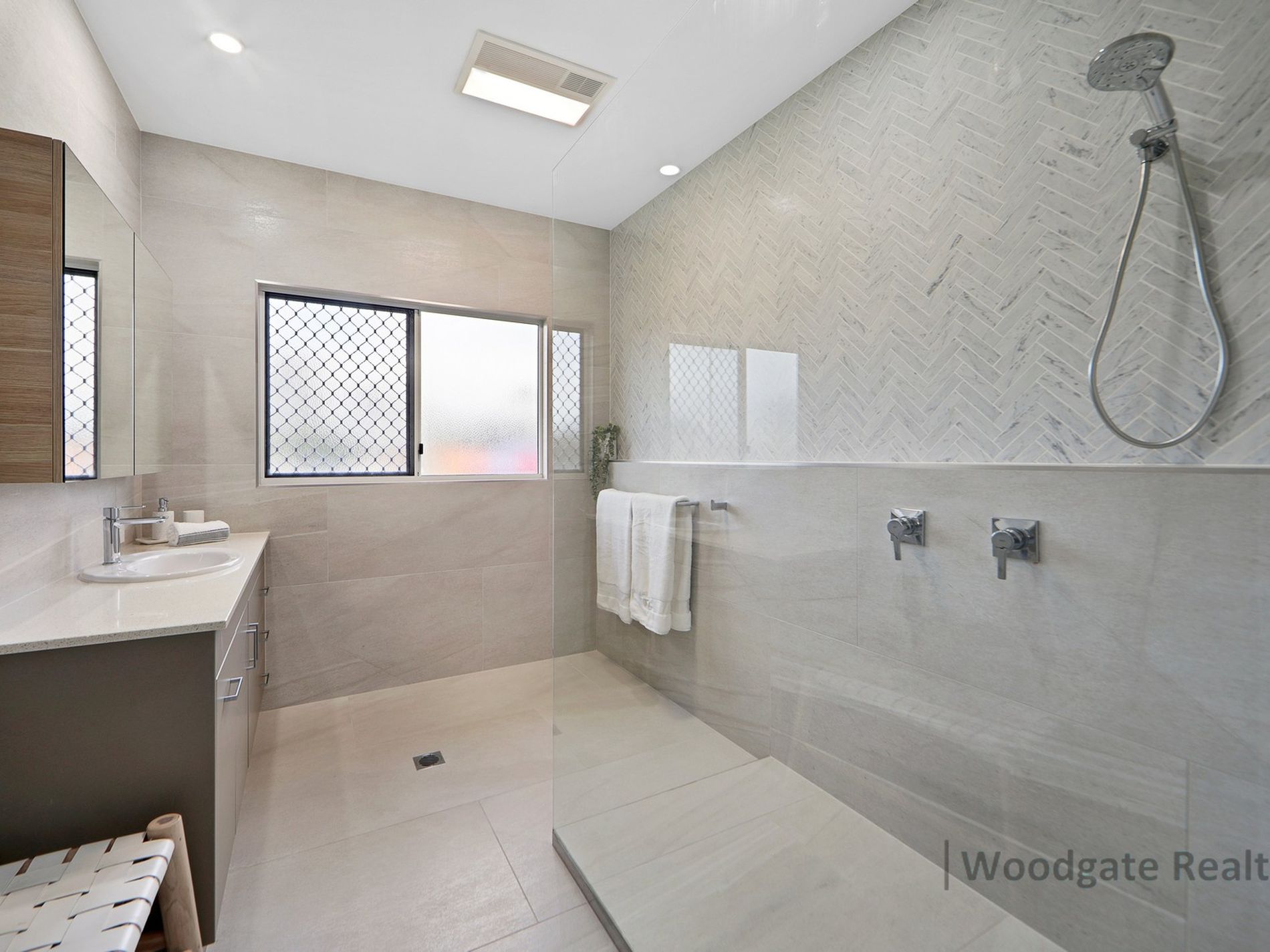 2 Clydesdale Avenue, Branyan