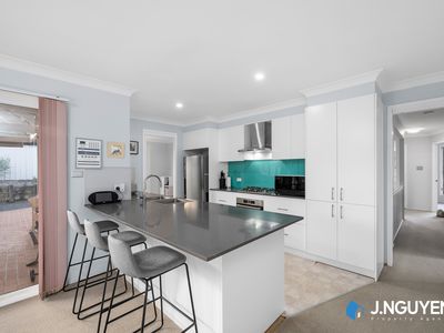 172 Leacocks Lane, Casula