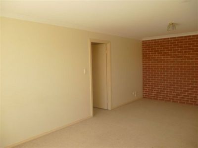 2 / 1 Lincoln Parkway, Dubbo