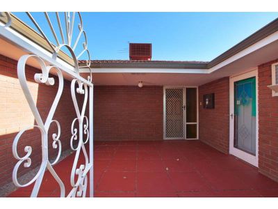 2 Lensham Place, Armadale