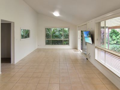 8 Palmway Cres, Tuncurry