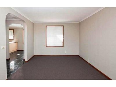2 / 33 Parkview Close, Dandenong
