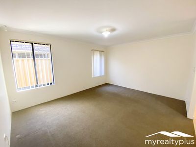 39 Hinchinbrook Avenue, Ridgewood