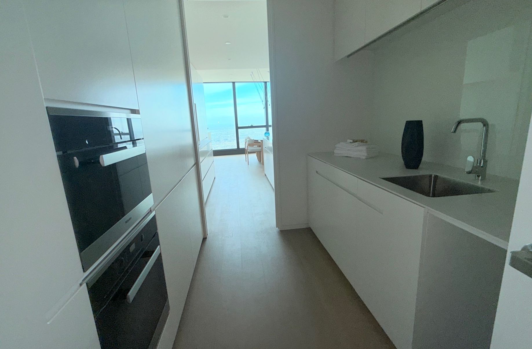9403 / 70 Southbank Blvd, Southbank