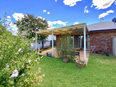 2/4 Parkes Street, Forbes