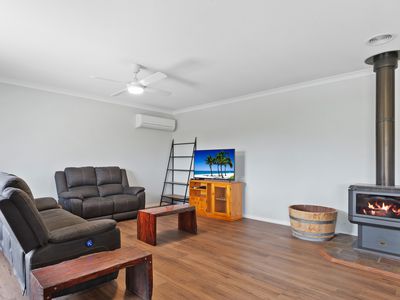90 Hamilton Way, Lockwood South