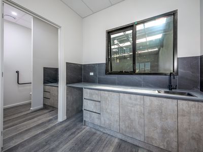 1 / 87 Collins Road, Melton