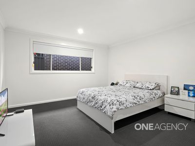 37 Honeybee Crescent, Calderwood