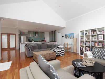 6 Barrow Crescent, North Coogee