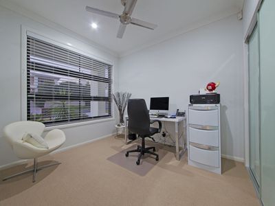 11 Bisley Place, Wakerley