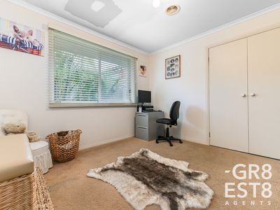 4 Sherwood Road, Narre Warren South