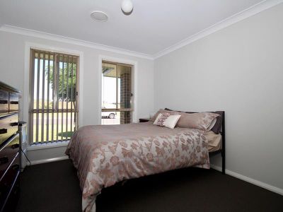 2 Cobb Avenue, Llanarth