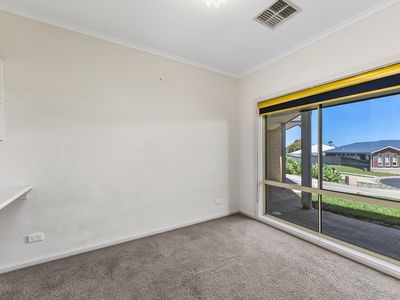 5 Finlayson Court, Millicent