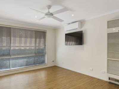 2 HEFFEY COURT, Seymour