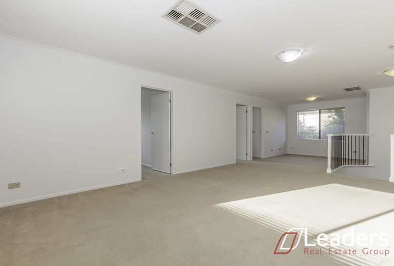 7 Waterstone Cove, Sanctuary Lakes