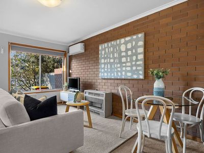 1 / 4 Mauger Street, Wendouree