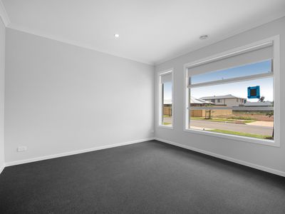 6 Tuscalee Tce, Thornhill Park