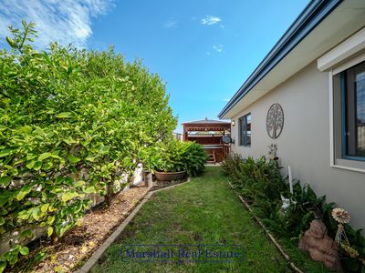 8 Newgain Cres, Carramar