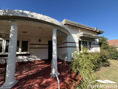 128 Robert Street, Como