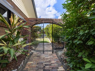 6 Westgate Avenue, Springwood