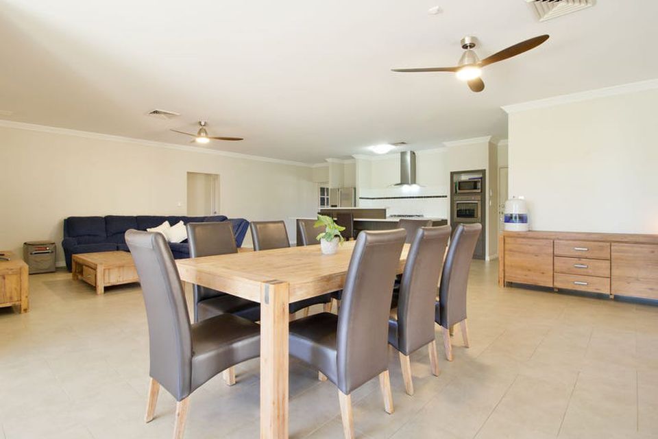 1 Dennis Retreat  , Baldivis