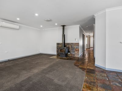 8B Siberia Close, Hannans