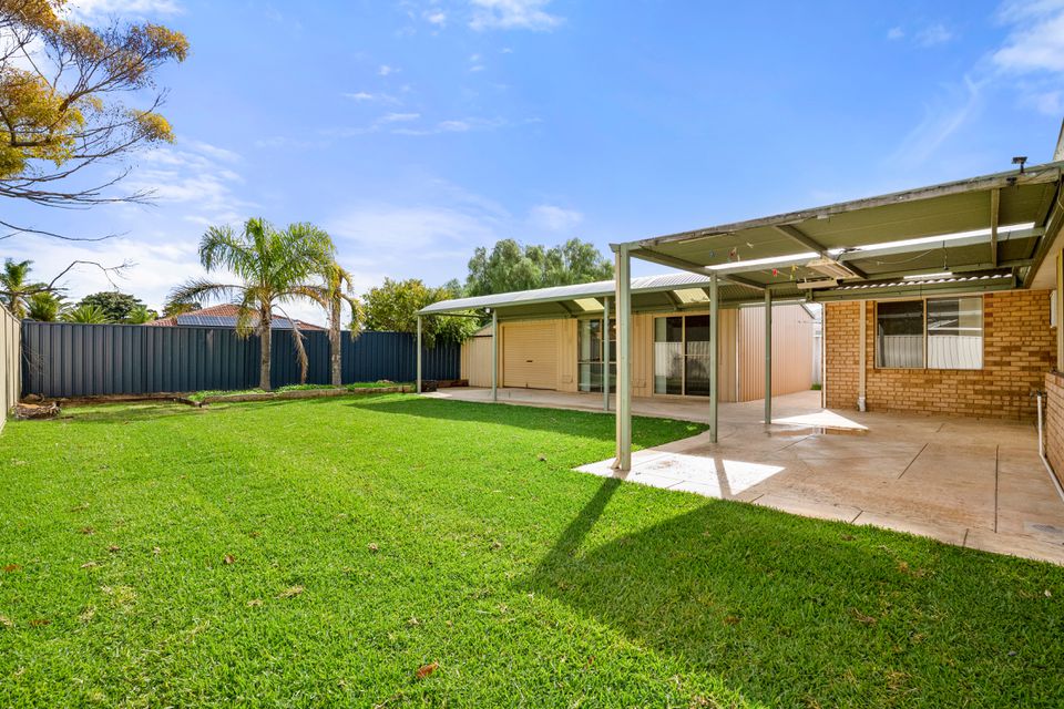 5 LISBON PLACE, Warnbro