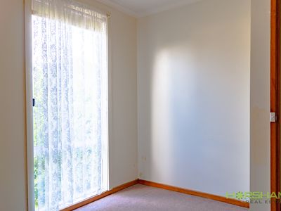 4 Felstead Avenue, Horsham