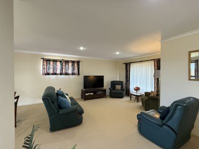 3 Julie Anne Street, Urraween