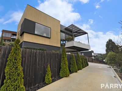 1 / 63 Lachlan Parade, Trevallyn