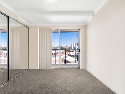 27 / 17-21 The Crescent, Fairfield