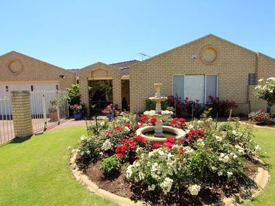 2 Klein Court, Winthrop