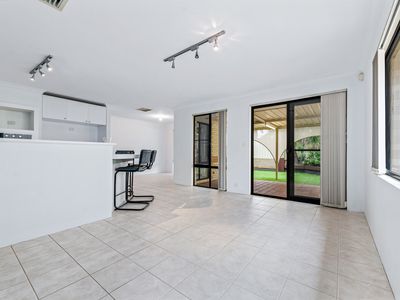 68 Pennlake Drive, Spearwood