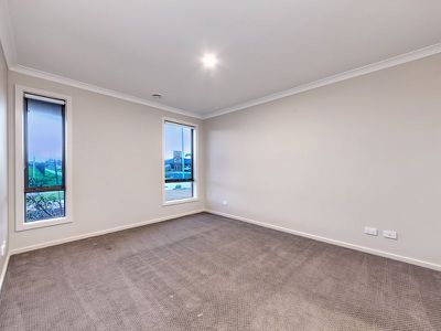 68 Ferrari Drive, Cranbourne East