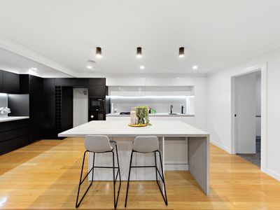 8 Pinnacle Way, Fraser Rise