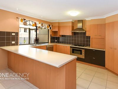 13 The Crescent, Underwood